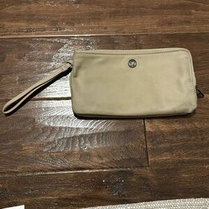 Lululemon wallet